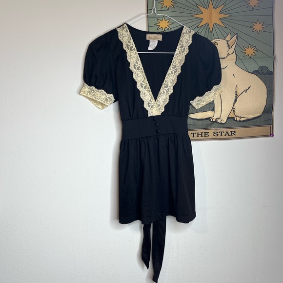 VINTAGE BABYDOLL/MAID TOP ✨ - Picture 1 of 3